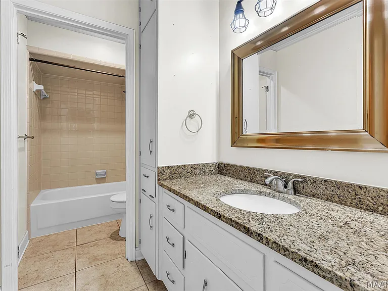 140 Livingston Cir — Photo 26