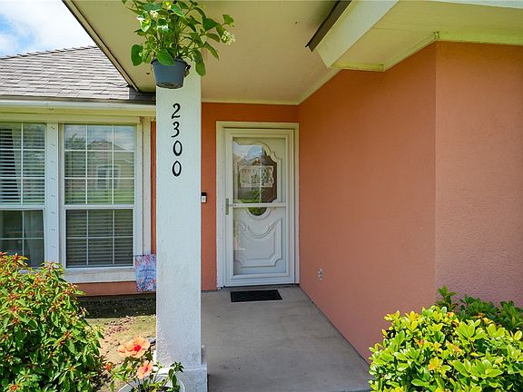 5th image of 2300 Naples Dr