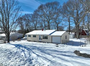 30 Harvard Ln, Mystic, CT 06355