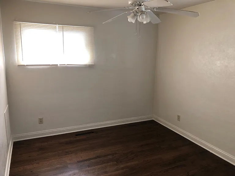 17614 Wentworth Ave — Photo 8