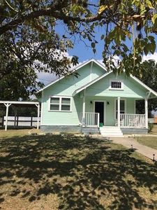 915 James Ave, Schulenburg, TX, 78956