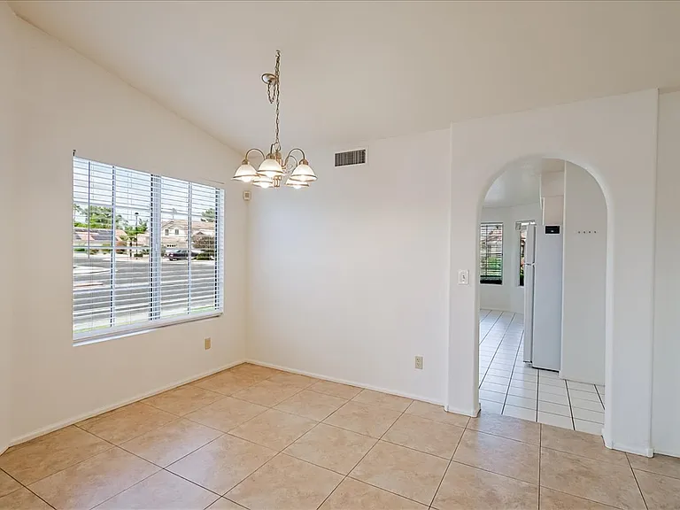 19324 N 75th Dr — Photo 6