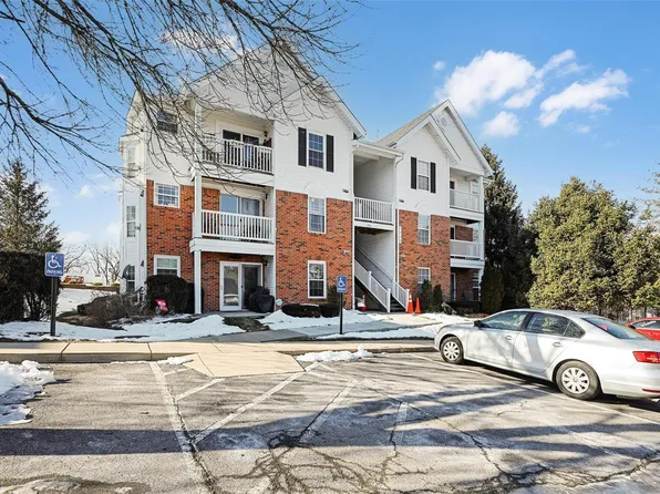 1249 Woodland Point Dr APT E, Saint Louis, MO 63146