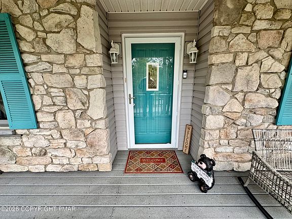 4th image of 284 Eastshore Dr