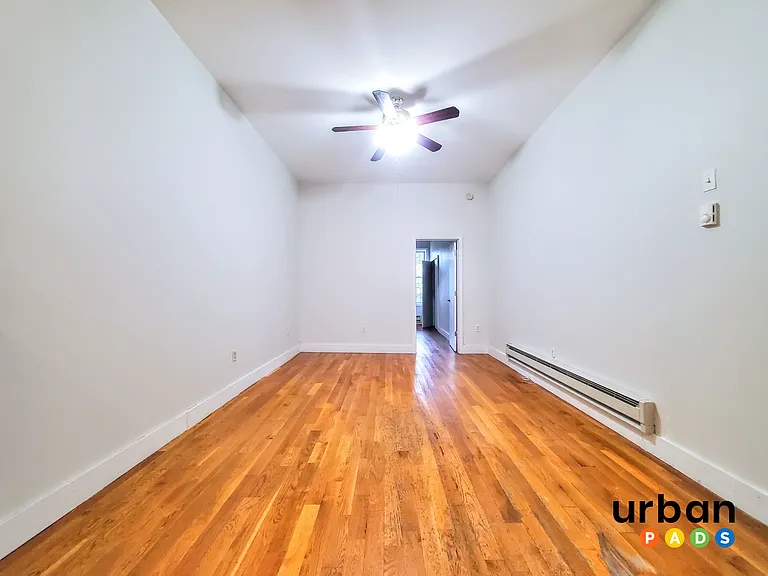826 Halsey St #2E — Photo 8