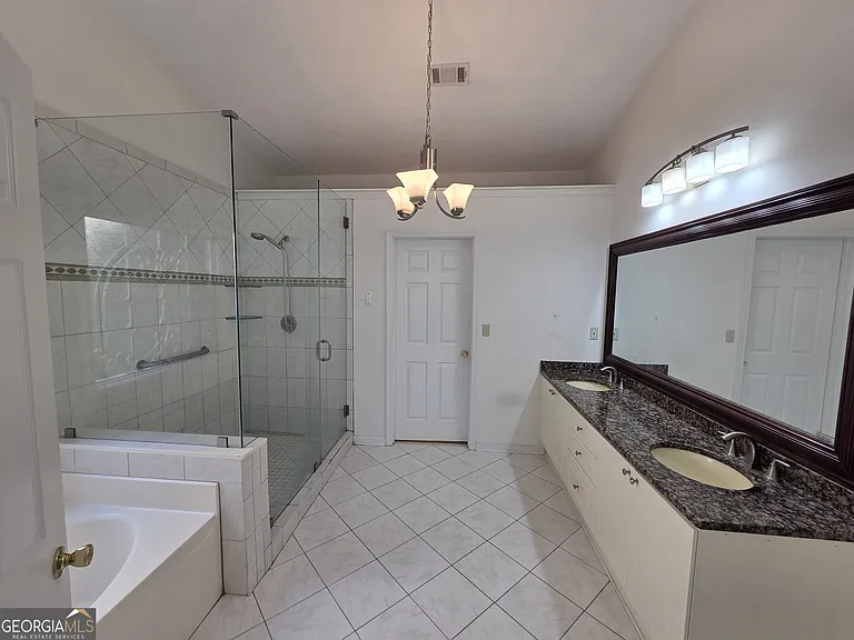 4585 Brook Farms Ct — Photo 11