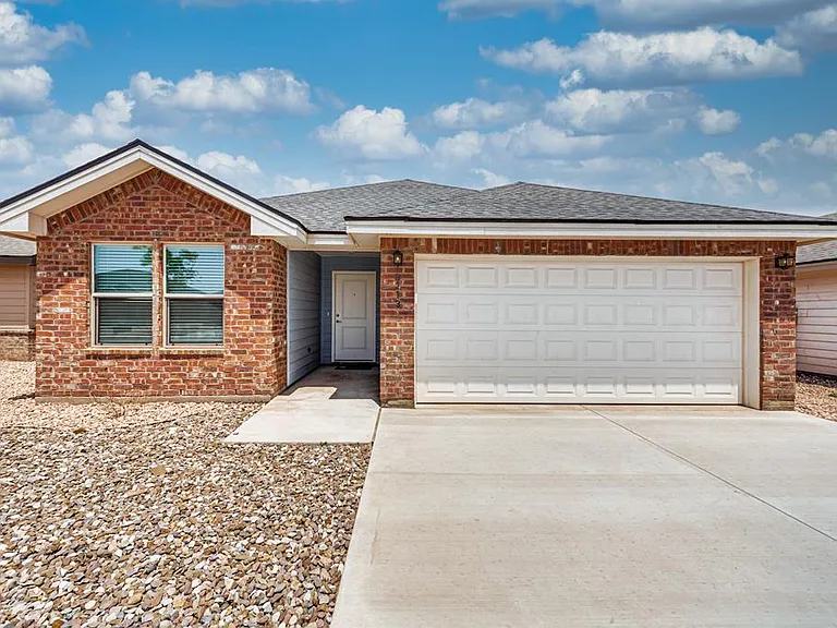 8213 E County Road 111 — Photo 1