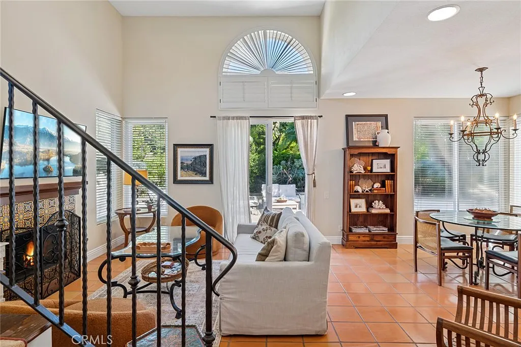 3 bed, 1789 sqft, $9,800 — Photo 3