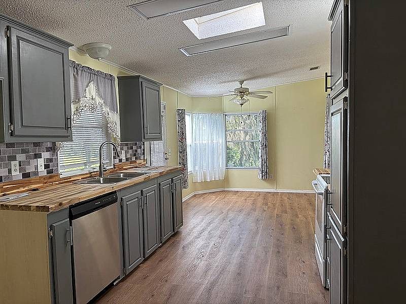 1st image of 2112 Hollowridge Dr