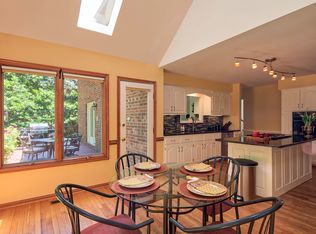 201 Sunrise Bluff Ln, Smithfield, VA 23430