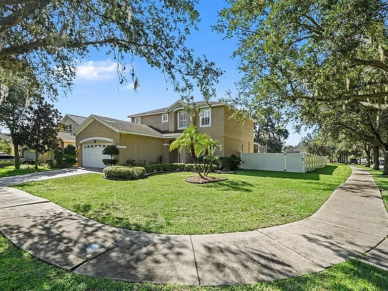 301 Fern Gulley Dr — Photo 3