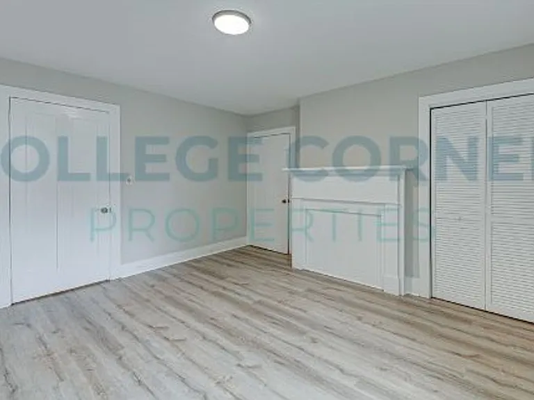 639 S Poplar St #C — Photo 9