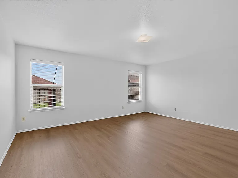2123 Meadow View Dr — Photo 18