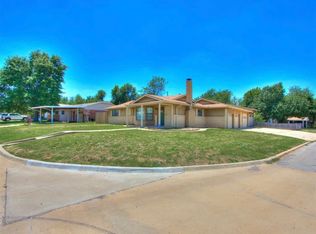 6233 N Hammond Ave, Warr Acres, OK 73122