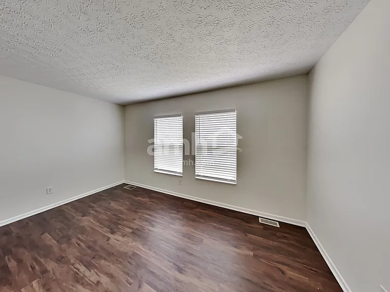 640 Norfolk Sq S — Photo 16
