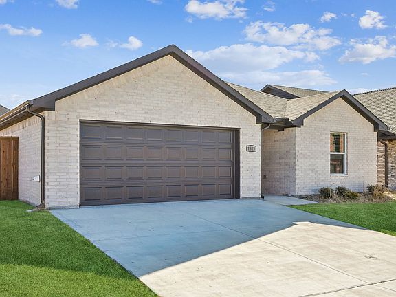 2nd image of 1803 Boxwood Dr