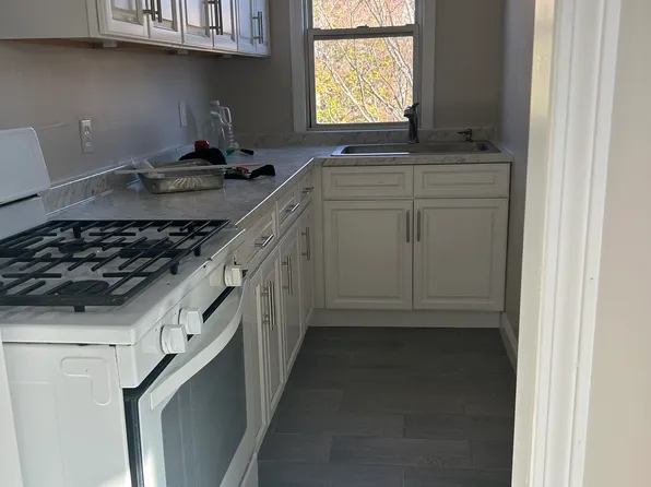 44 Roosevelt St #3, New Bedford, MA 02744