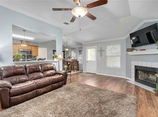 151 Dashelle Run, Kyle, TX 78640