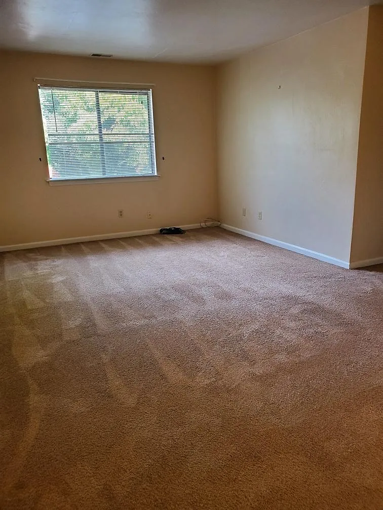 1727 Memorial Ave SW — Photo 1