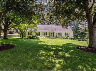 29 Charmwood Rd, Pittsford, NY 14534