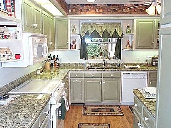 Kitchen - chef's dream!