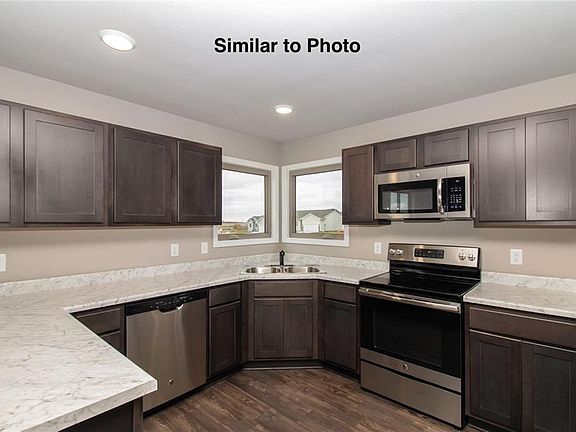 3rd image of 114 NE Madison Ave