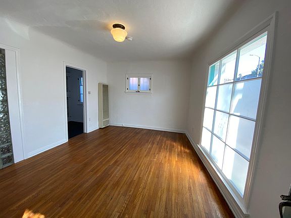 5th image of 257 Hampton Dr APT 1