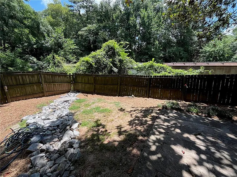 1945 Dellwood Dr NW #B — Photo 41