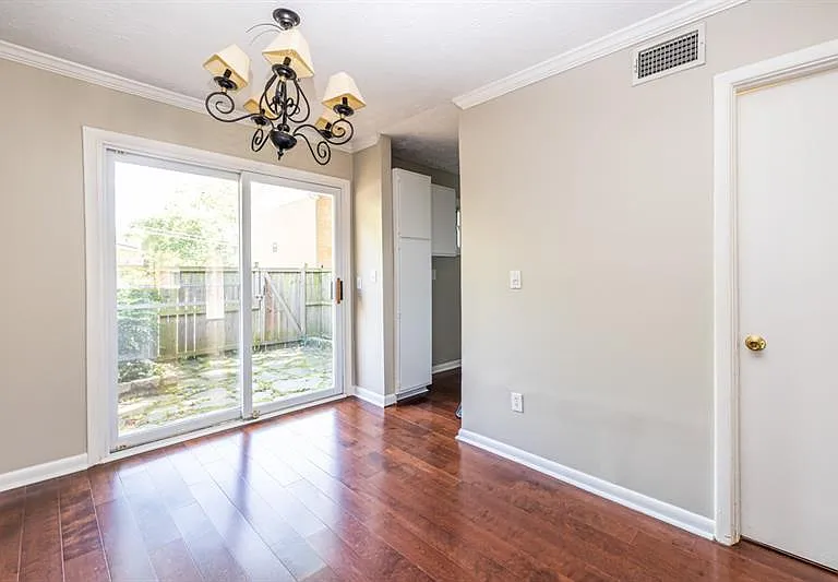 120 Biscayne Dr NW #B10 — Photo 10