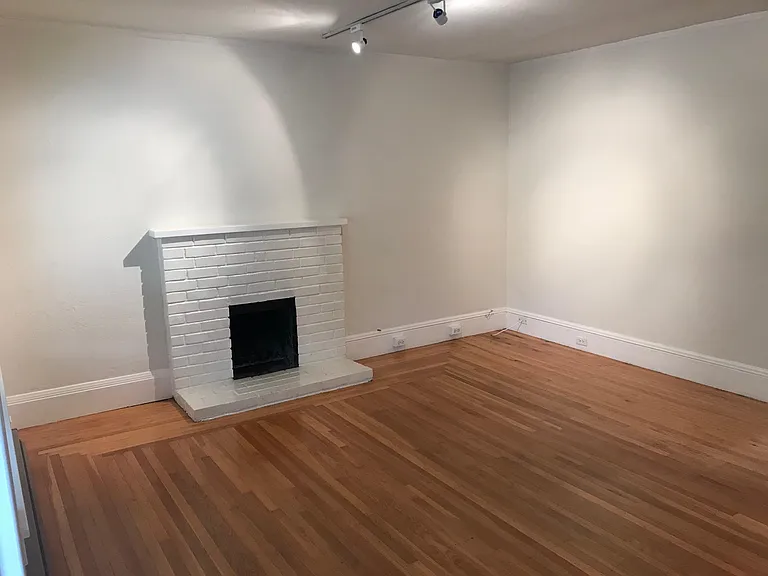 23 Sycamore Ave — Photo 3