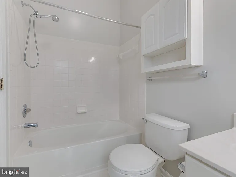 20362 Hartwell St — Photo 21