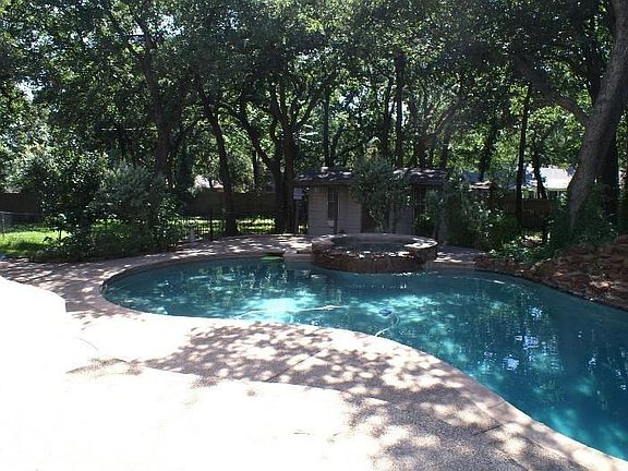 4th image of 1516 Bellechase Dr