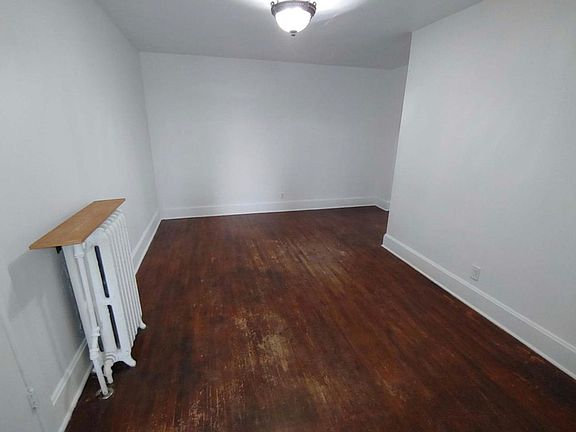 2nd image of 624 Summit Ave #8