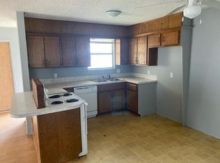 112 Brookview Dr #112B, Elk City, OK 73644