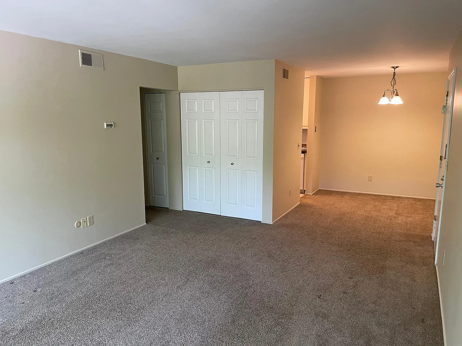 2118 Pauline Blvd — Photo 4