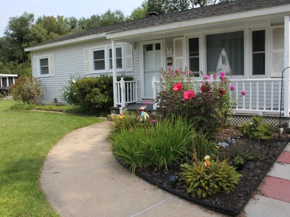 27 Ruta Circle, Manchester, NH 03102