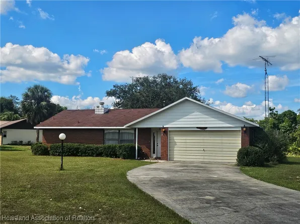 213 Bay Blossom Dr, Sebring, FL 33876