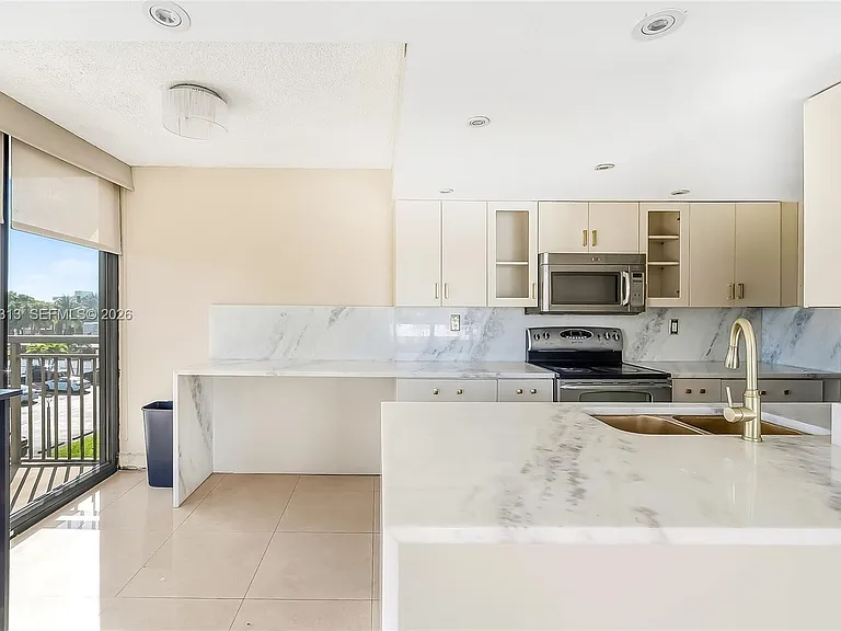 3031 N Ocean Blvd #406 — Photo 8