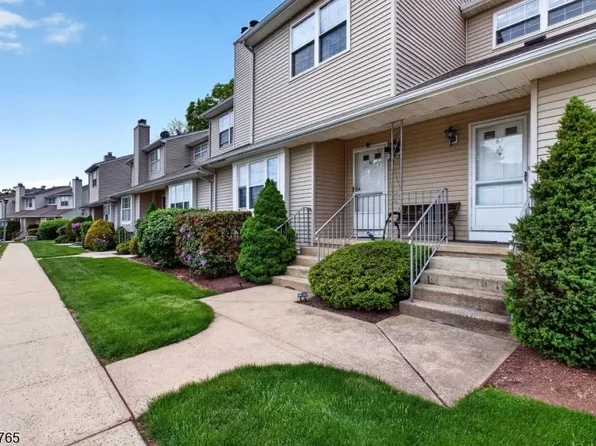 61 Freemont Ct, Franklin Twp., NJ 08873