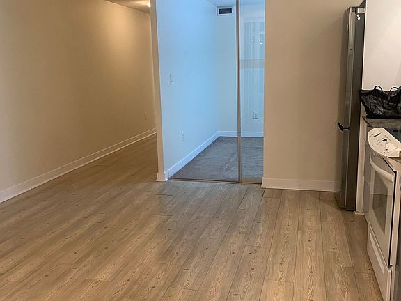 4th image of 4K Spadina Ave #617