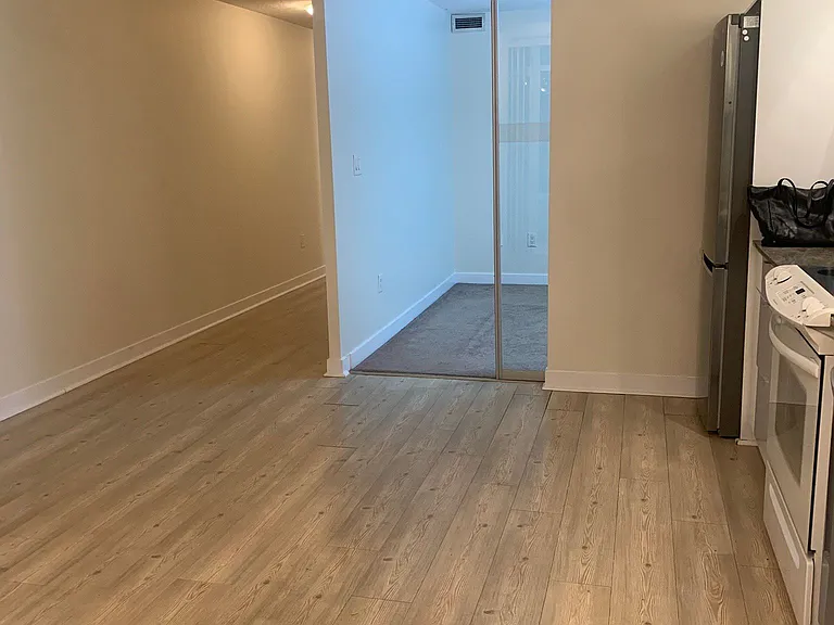 4K Spadina Ave #617 — Photo 4