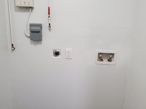 2nd image of 305 N 58th Ave #1