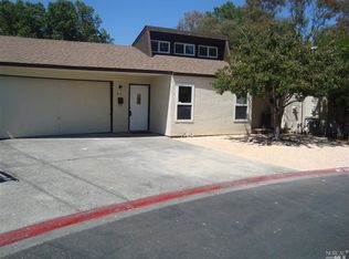 648 Rainbow Ct, Santa Rosa, CA 95401