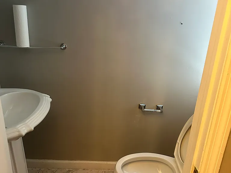 206 N Gilmor St — Photo 1