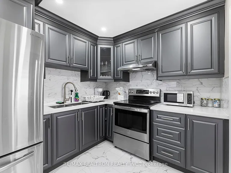 1141 Ritson Rd S — Photo 34