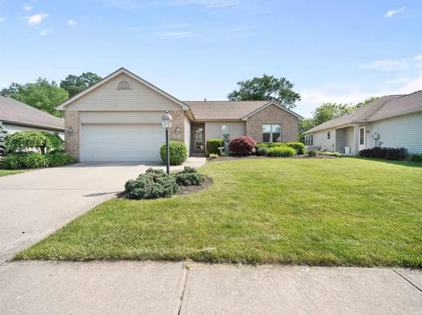 936 Falcon Creek Pkwy, Fort Wayne, IN 46845