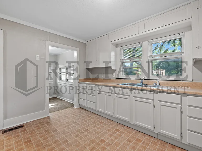 232 S Sedgwick St — Photo 13