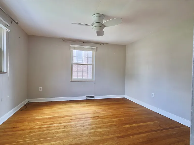 633 Crystal Dr — Photo 29