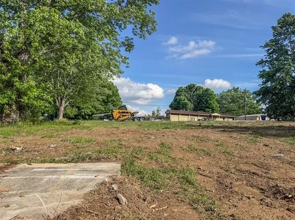 201 Barren Dr, Scottsville, KY 42164