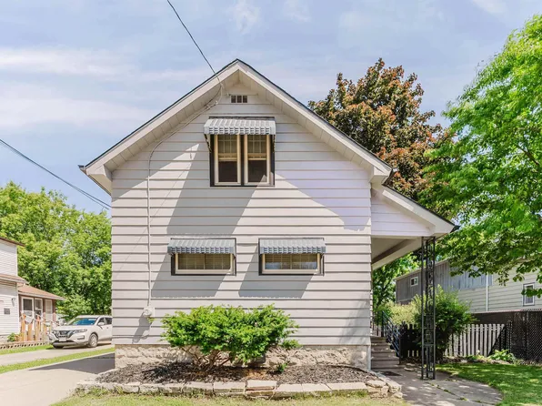 702 W 11th Ave, Oshkosh, WI 54902